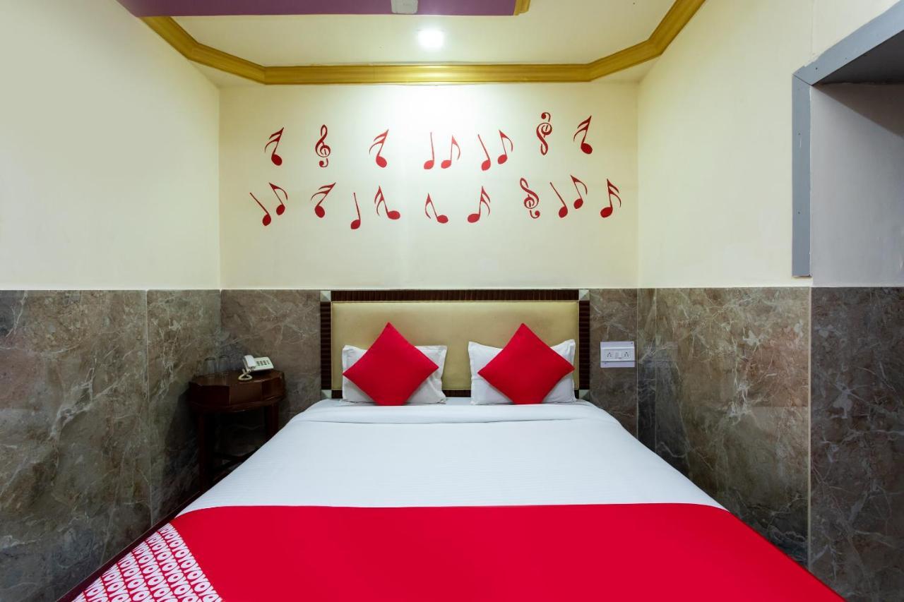 Oyo 24196 Hotel Shreenath Palace Ujjain Exterior photo